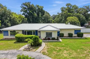 1011 Emerald Dr, Brandon, FL 33511 - Photo 1