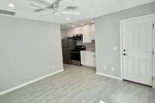 4306 Porpoise Dr, Tampa, FL 33617 - Photo 7