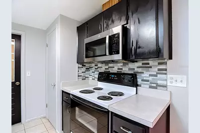7916 Woodgrove Circle, Tampa, FL 33615 - Photo 11