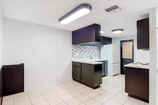 7916 Woodgrove Cir, Tampa, FL 33615 - Photo 7