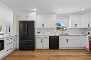 310 Park St N, Saint Petersburg, FL 33710 - Photo 23