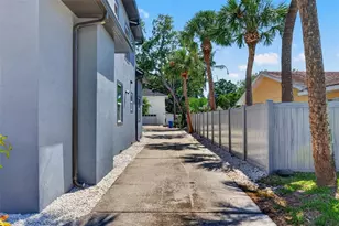 310 Park St N, Saint Petersburg, FL 33710 - Photo 73