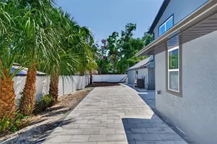 310 Park St N, Saint Petersburg, FL 33710 - Photo 75