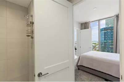 275 1st Avenue S #1708, Saint Petersburg, FL 33701 - Photo 17