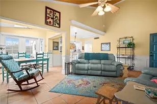 2586 Forest Run Ct, Clearwater, FL 33761 - Photo 3