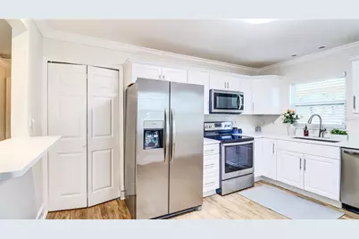 8110 Diagonal Road N, Saint Petersburg, FL 33702 - Photo 5