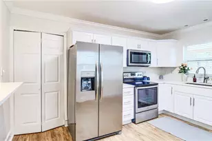 8110 Diagonal Rd N, Saint Petersburg, FL 33702 - Photo 5