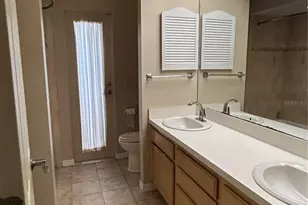 1418 Hounds Hollow Ct, Lutz, FL 33549 - Photo 5