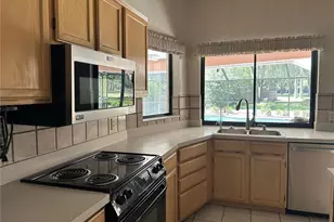 1418 Hounds Hollow Ct, Lutz, FL 33549 - Photo 3