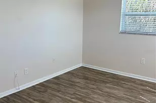 555 69th Ave, Saint Petersburg, FL 33706 - Photo 17