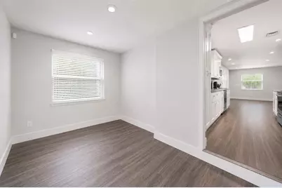 726 38th Avenue N, Saint Petersburg, FL 33704 - Photo 9