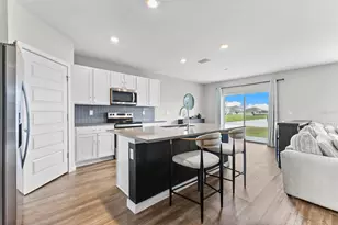 9728 Crescent Ray Dr, Wesley Chapel, FL 33545 - Photo 11