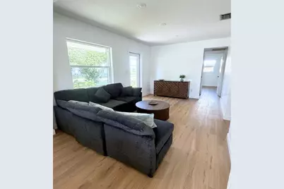 870 86th Avenue N, Saint Petersburg, FL 33702 - Photo 3