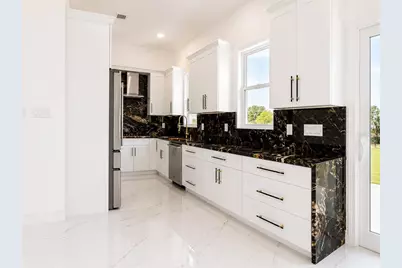 6510 Simone Shores Cir, Apollo Beach, FL 33572 - Photo 11