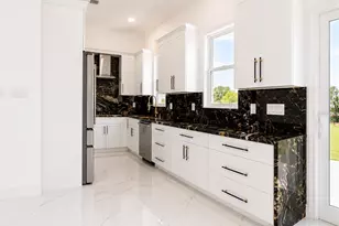 6510 Simone Shores Cir, Apollo Beach, FL 33572 - Photo 11