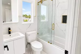 6510 Simone Shores Cir, Apollo Beach, FL 33572 - Photo 17