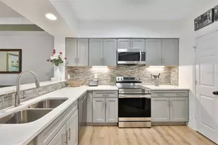 3312 Bay Club Cir, Tampa, FL 33607 - Photo 9