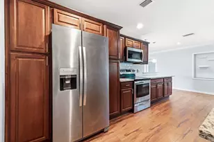 1920 64th Ave N, Saint Petersburg, FL 33702 - Photo 7