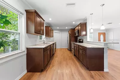 1920 64th Avenue N, Saint Petersburg, FL 33702 - Photo 5