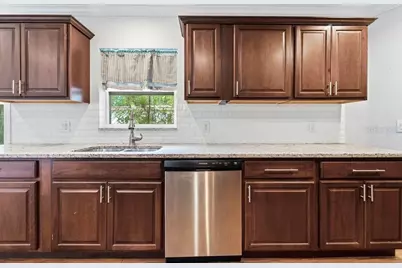 1920 64th Avenue N, Saint Petersburg, FL 33702 - Photo 5