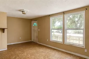 1208 Cherry Ln, Lakeland, FL 33811 - Photo 3