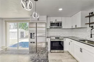 1300 Melonwood Ave, Clearwater, FL 33759 - Photo 3