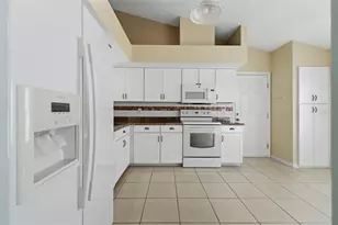 10428 Casa Grande Cir, Spring Hill, FL 34608 - Photo 13