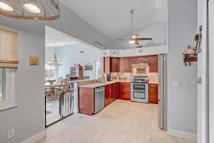 1907 Horseshoe Dr, Plant City, FL 33566 - Photo 9