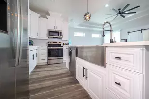 2303 W Ivy St, Tampa, FL 33607 - Photo 7