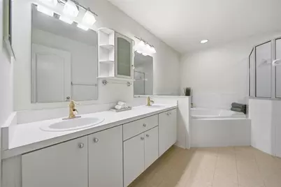24504 Mistwood Court, Lutz, FL 33559 - Photo 11