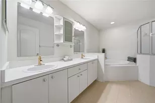 24504 Mistwood Ct, Lutz, FL 33559 - Photo 11