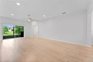 6052 Champions Gate Blvd, Zephyrhills, FL 33541 - Photo 7