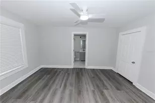 2240 10th St S, Saint Petersburg, FL 33705 - Photo 7