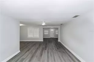 2240 10th St S, Saint Petersburg, FL 33705 - Photo 19