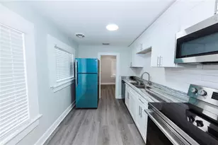 2240 10th St S, Saint Petersburg, FL 33705 - Photo 13
