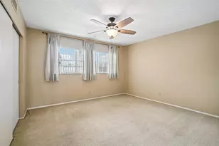 2402 Ecuadorian Way, Clearwater, FL 33763 - Photo 15