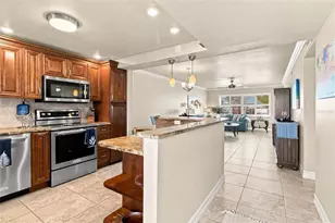 1270 Gulf Blvd, Clearwater Beach, FL 33767 - Photo 9