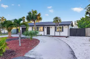 2801 45th St S, Saint Petersburg, FL 33711 - Photo 3