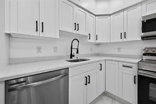 2801 45th St S, Saint Petersburg, FL 33711 - Photo 7