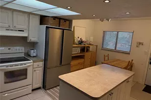 106 1st St E, Tierra Verde, FL 33715 - Photo 3