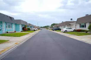 6890 Versailles N, Pinellas Park, FL 33781 - Photo 3