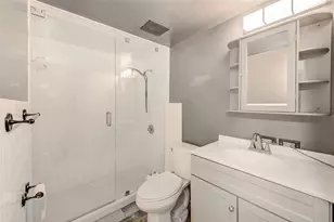 10453 Carrollbrook Cir, Tampa, FL 33618 - Photo 17
