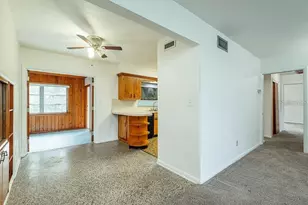 10209 N Valle Dr, Tampa, FL 33612 - Photo 3
