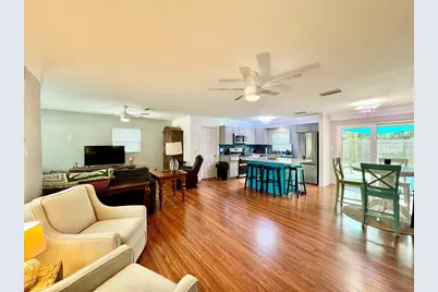 3957 Wahoo Drive SE, Saint Petersburg, FL 33705 - Photo 5