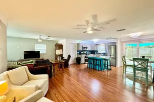 3957 Wahoo Dr SE, Saint Petersburg, FL 33705 - Photo 5