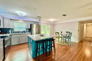 3957 Wahoo Dr SE, Saint Petersburg, FL 33705 - Photo 13