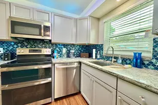 3957 Wahoo Dr SE, Saint Petersburg, FL 33705 - Photo 11