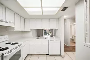 4991 Puritan Cir, Tampa, FL 33617 - Photo 7