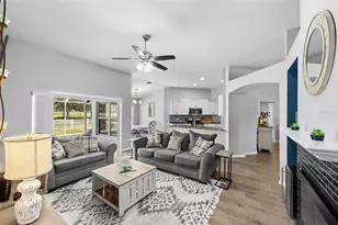 2410 Arborwood Dr, Valrico, FL 33596 - Photo 9