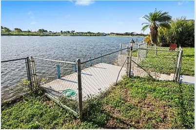 1219 NE 14th Place, Cape Coral, FL 33909 - Photo 25